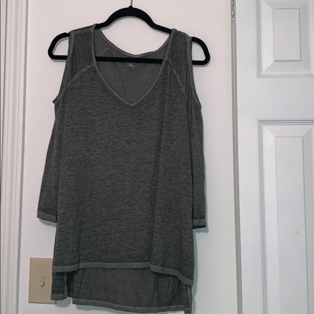 Grey high low tee